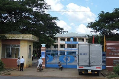 Nghi vấn sữa chua Dutch Lady miễn phí gây ra ngộ độc cho hàng loạt học sinh 