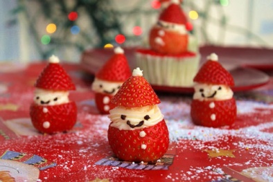 Biến hóa ông già Noel bằng dâu tây cực yêu 