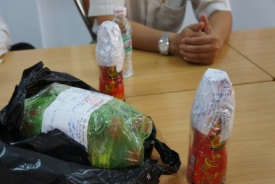 Phát hiện thêm 72 chai Dr Thanh xuất hiện vật lạ ở Cà Mau