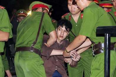 Chủ mưu thảm sát 6 người ở Bình Phước ngã khụy khi nhận án tử hình