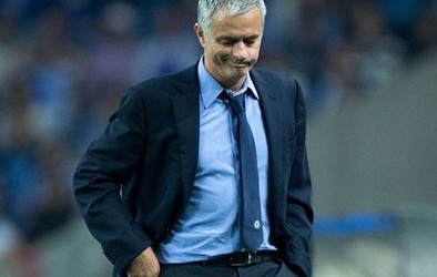Mourinho làm gì trước khi bị Chelsea sa thải?