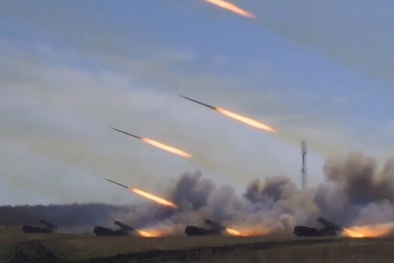 Bộ ba tổ hợp tên lửa ‘siêu khủng’ của Nga đồng loạt khai hỏa