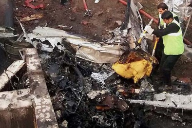 Máy bay Ấn Độ rơi trên đường đi sửa chữa trực thăng, 10 người chết