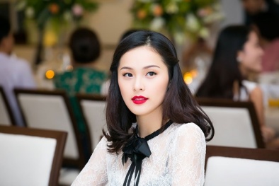 Người tình Cường Đô La diện váy xuyên thấu ‘đốt nóng’ thảm đỏ