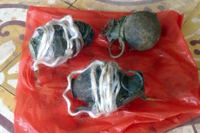 3 quả lựu đạn 'sẵn sàng' phát nổ dưới khe suối ở Nghệ An