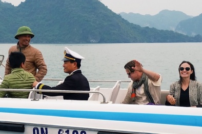 Angelina Jolie - Brad Pitt ‘gây sốt’ khi bất ngờ xuất hiện rạng rỡ tại Việt Nam