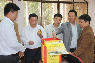 Mật ong Mèo Vạc-đặc sản du lịch của cao nguyên đá