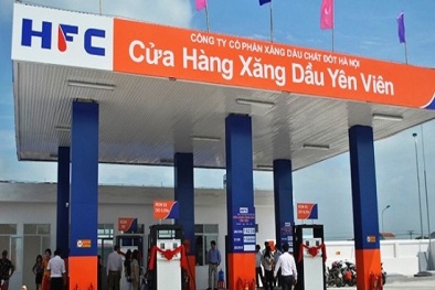 Tạm đình chỉ hai cây xăng 'qua mặt' khách hàng móc túi công khai