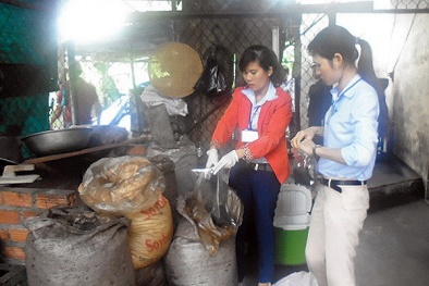 Sản xuất cà phê 'siêu bẩn' rồi bán cho quán cóc tại Nha Trang