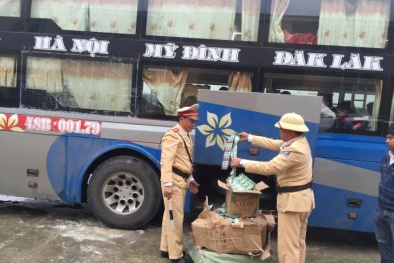 Chặn đứng hàng chục nghìn gói dầu gội đầu Clear giả vận chuyển vào Nam tiêu thụ