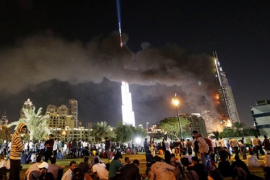 Khách sạn sang trọng nhất Dubai bốc cháy ngùn ngụt ngay trước Giao thừa
