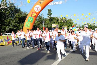 10.000 người tham gia giải việt dã chào mừng năm mới 2016