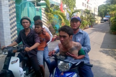 Gắn biển số xe giả đi cướp iPhone, tên cướp bị Hiệp sĩ Sài Gòn tóm gọn