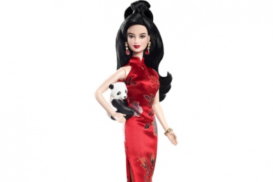Mỹ bất ngờ tiêu hủy 1 vạn búp bê đồ chơi Barbie của Trung Quốc 
