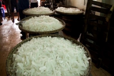 'Đột nhập' cơ sở dùng chất tẩy trắng làm mứt bí đao 