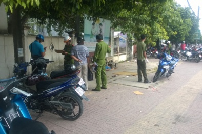 Người đàn ông nằm chết bí ẩn trước cổng bệnh viện