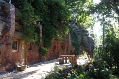 Chiêm ngưỡng ngôi nhà mang phong cách 'thời tiền sử' trị giá 2 tỷ đồng