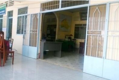 Sóc Trăng: Trụ sở UBND xã trống không vì cán bộ đi liên hoan