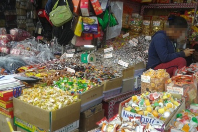 Bánh kẹo Trung Quốc gắn mác đặc sản Việt