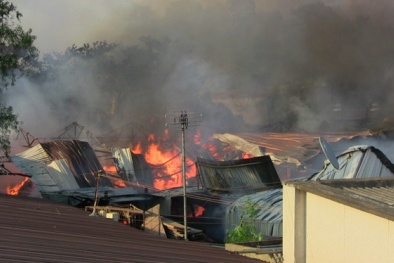 Giáp Tết, ‘bà Hỏa’ nuốt trọn hai xưởng gỗ cả 1.000 m2