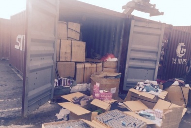  Hàng Thái nhập lậu 'ngụy trang' bằng 4 tấn quần áo bảo hộ