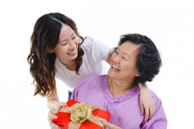 Tuyệt chiêu chọn quà Tết ghi điểm với gia đình người yêu