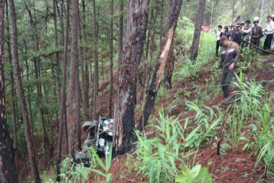 Trở về sau đám cưới, ô tô chở 6 người lao thẳng xuống vực sâu