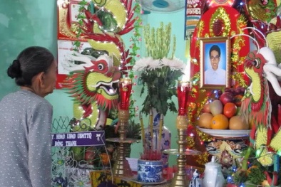 Người cha dùng thắt lưng đánh chết bạn trai của con bị khởi tố