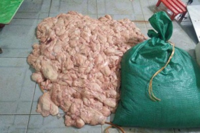 Chở hàng trăm cân mỡ lợn bốc mùi thối để lấy tiền công vài chục nghìn