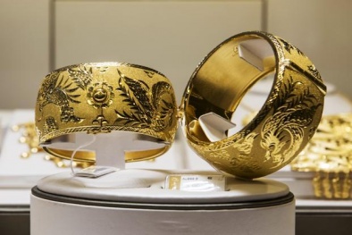 Cập nhật giá vàng trong nước ngày 26/1/2016: ‘Nghển cổ’ nhìn giá vàng thế giới tăng vọt