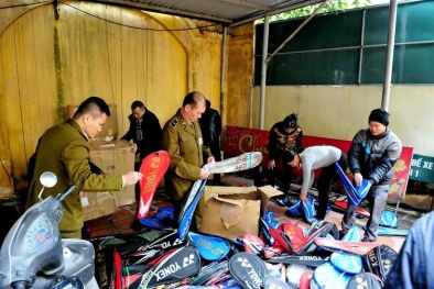 Tiêu hủy gần 1.000 vợt cầu lông giả Yonex