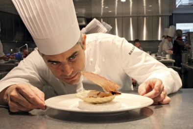 Đầu bếp số 1 thế giới tự tử