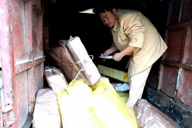 Mang 3 tạ chân gà Trung Quốc không đảm bảo vệ sinh vào Việt Nam