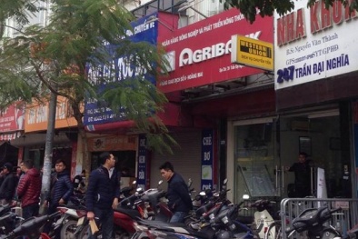 Bắt 2 nghi phạm trong vụ cướp ngân hàng táo tợn giữa Thủ đô