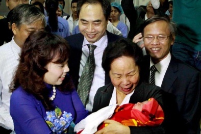 Bộ trưởng Bộ Y tế 'bó tay' trước nhiều câu hỏi trên Facebook