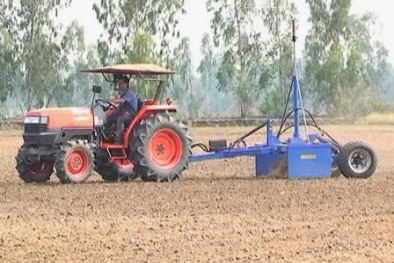 Năng suất lúa tăng 28% nhờ công nghệ san mặt ruộng bằng tia Laser