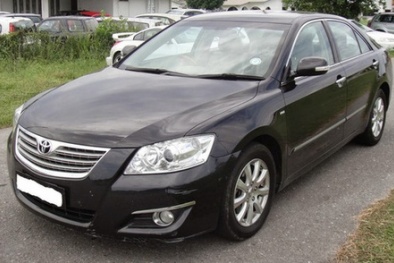 Thuê Camry tự lái dịp Tết, đặt cọc một tỉ đồng