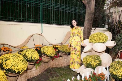 Hoa hậu Đền Hùng Giáng My thanh lịch bên chợ hoa Tết tại nhà riêng