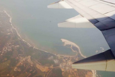 Máy bay chở khách Trung Quốc hạ cánh trái phép xuống Hoàng Sa