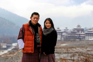 Vua Bhutan chào đón hoàng tử