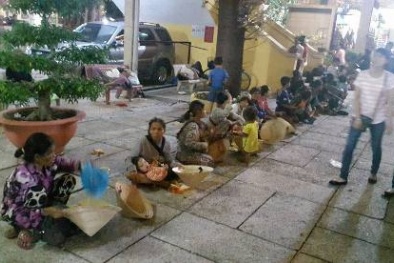 Đầu xuân, ‘cái bang’ bao vây cổng chùa, tràn ngập giao lộ Sài Gòn