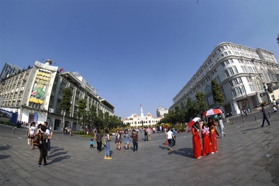 Ngỡ ngàng hương sắc mùa xuân trên thành phố Hồ Chí Minh