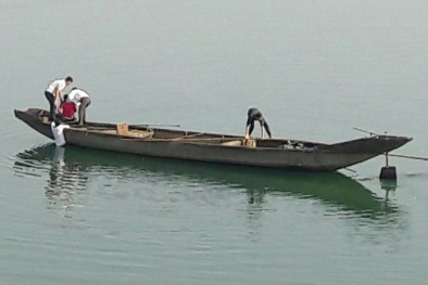 Cảm động nhóm thanh niên lao sông cứu người tự sát ngày mùng 3 Tết