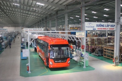 Công nghệ hàn rô bốt giúp tăng năng suất sản xuất ô tô tại Việt Nam