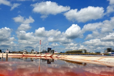 Đường ống chứa chất xút độc hại của Nhà máy alumin Tân Rai vỡ