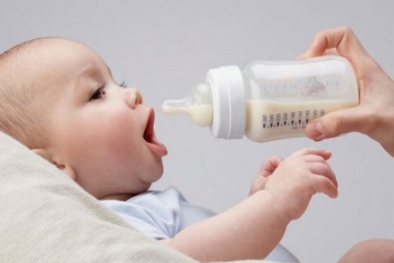 Mách mẹ chọn bình sữa an toàn, phù hợp, đúng chuẩn nhất cho con yêu