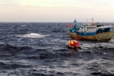 Tiếp tục tìm kiếm tung tích 3 ngư dân mất tích ngoài biển Đông
