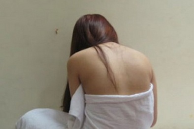 Đang ngủ say bị vợ cắt phăng 'của quý'