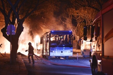 Đánh bom xe ngay sát nhà quốc hội Thổ Nhĩ Kì, 91 người thương vong