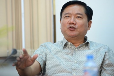 Bí thư Đinh La Thăng trực tiếp cầm đường dây nóng tiếp nhận thông tin